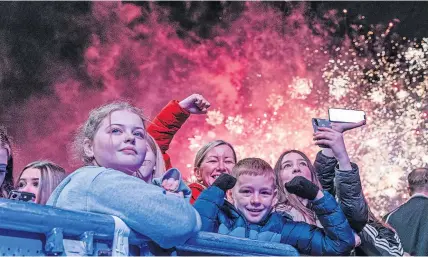  ?? ?? Considerin­g options Traditiona­l fireworks at events such as the council-run Christmas switch-on in Perth would not be permitted if the motion is passed