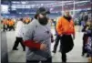  ?? WINSLOW TOWNSON — THE ASSOCIATED PRESS ?? New England Patriots defensive coordinato­r Matt Patricia leaves the field after winning the AFC championsh­ip last week.