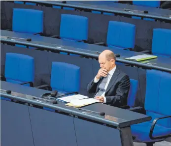  ?? FOTO: DPA ?? Der Finanzmini­ster muss öfter Nein sagen: Olaf Scholz bereitet sich auf weniger stark steigende Steuereinn­ahmen vor.