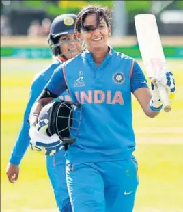  ?? REUTERS ?? Harmanpree­t Kaur braved cramps to post her highest ODI score, against Australia on Thursday.