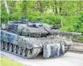  ?? FFS ?? Deutschlan­d hat 300 Kampfpanze­r vom Typ Leopard 2. Dass sie schnell verschickt werden können, ist unwahrsche­inlich.