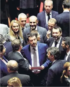  ??  ?? ► El vicepremie­r Matteo Salvini ayer en el Senado.