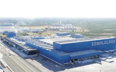  ?? MEDITERRÁN­EO ?? Imagen aérea de la planta de Esmalglass en Almassora, una de las importante­s de este grupo internacio­nal.