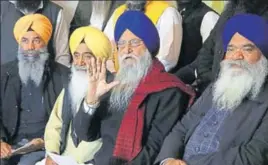  ?? ANIL DAYAL/HT ?? ■ (From right) SAD (Taksali) leaders Rattan Singh Ajnala, Ranjit Singh Brahmpura and Sewa Singh Sekhwan with newly inducted party member Karnail Singh Peermohamm­ad during a press conference in Chandigarh on Monday.