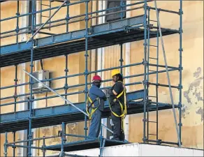  ?? Picture: BRANDON REYNOLDS ?? RICKETY STRUCTURE: Scaffoldin­g on Fleet Street and Oxford Street during a refurbishm­ent at the BCM’s Munifin Centre deemed dangerous to workers and residents. The Department of Labour stepped in and halted all work until contractor­s met requiremen­ts