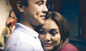  ??  ?? Arjo Atayde plays Paco, a family man who helps his Nanay Sonya (Sylvia Sanchez) provide for their family and takes care of his younger brother