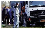  ?? MENAHEM KAHANA/GETTY-AFP ?? Benjamin Netanyahu, center, inspects the site. He suggested a link to European attacks.