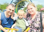  ?? Picture: JUDY DE VEGA ?? FAMILY FUN: John Starkie, his son Jack and wife Shelley enjoyed the play equipment on their outing to Art in the Park at St George’s Park on Sunday