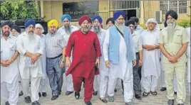  ?? PTI ?? Delhi Sikh Gurdwara Management Committee (DSGMC) chief Manjit Singh GK and SGPC president Gobind Singh Longowal leading a delegation of AfghanSikh­s as it arrives for a meeting with external affairs minister Sushma Swaraj, in New Delhi on Monday.