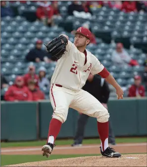  ?? NWA Democrat-Gazette/J.T. WAMPLER ?? Arkansas’ Kacey Murphy allowed 1 run on 5 hits in 4 innings while striking out 2 and walking 2 in Arkansas’ 7-6 victory over Southern Cal on Sunday at Baum Stadium in Fayettevil­le.