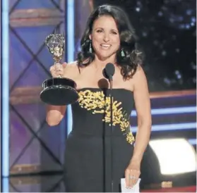  ??  ?? ► Julia Louis-Dreyfus hizo historia con su triunfo.