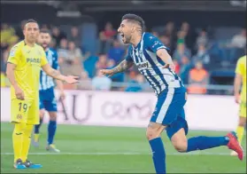  ?? FOTO: EFE ?? Maripán celebra su gol ante la decepción de Cazorla, que empató de penalti