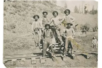  ??  ?? Photograph­er unknown, Unidentifi­ed group of railroad workers, New Mexico (circa 1900), Negative No. 144580; all photograph­s courtesy of the Palace of the Governors Photo Archives (NMHM/DCA)