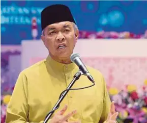  ?? FILE PIC ?? Umno vice-president Datuk Seri Dr Ahmad Zahid Hamidi says he will accept anyone who wins the race so that a strong Umno leadership can be reforged.