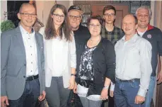  ?? FOTO: CN ?? Der Vorstand des Fanfarenzu­gs Enzkofen (v.l.): Martin Nassal, Sarah Krall, Herbert Weis, Brigitte Müller, Lucas Lorch, Georg Nassal und Helmut Lutat. Auf dem Bild fehlt Markus Schmidt