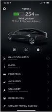  ??  ?? Das reichhalti­ge Diensteang­ebot in der Tesla-App wurde überaus positiv bewertet.