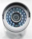  ?? FOTO: INGA KJER/DPA ?? Dank Infrarot-LEDs liefert diese Überwachun­gskamera auch im Dunkeln Bilder.