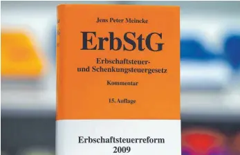  ?? FOTO: OLIVER BERG/DPA ?? Wenn Erblasser ihren Nachlass gut vorplanen, können sie ihren Erben Unannehmli­chkeiten ersparen.