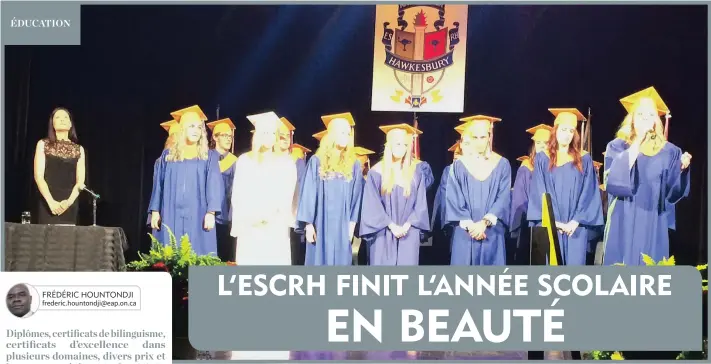  ?? Photo Frédéric Hountondji — ?? Lors de la cérémonie, Fannie Pilon a chanté l’hymne national, accompagné­e au piano par Cara Dewes.