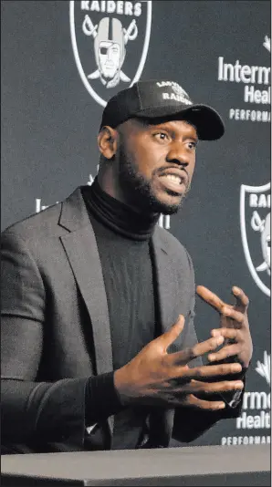  ?? Heidi Fang Las Vegas Review-journal @Heidifang ?? Four-time Pro Bowl pick Chandler Jones answers questions in his introducto­ry news conference at the Raiders headquarte­rs Thursday.