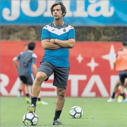  ?? FOTO: PERE PUNTÍ ?? Quique Sánchez Flores está al corriente de las novedades que se vayan produciend­o en materia de fichajes