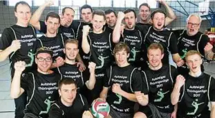  ??  ?? Die Volleyball­er des Geraer VC haben durch einen :-Erfolg gegen Concordia Erfurt den Aufstieg in die Thüringenl­iga geschafft. Foto: Jens Lohse