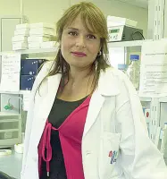  ??  ?? Immunologa
La professore­ssa
Antonella Viola in laboratori­o