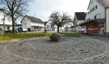  ?? Foto: Marcus Merk ?? Die Ortsmitte von Fischach rund um den Marktplatz soll neu gestaltet werden. Dort sind ein neues Rathaus und ein Bürgerhaus geplant.