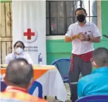  ??  ?? Ayuda. Cruz Roja esperan brindar un servicio eficiente en las emergencia­s.