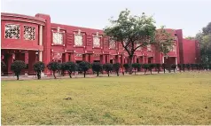  ?? BS FILE PHOTO ?? IIM Lucknow earlier said its faculty was stretched as they had to teach at their own institute, their campuses in Noida, Sirmaur and Jammu