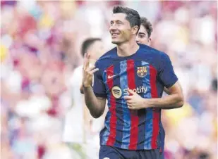  ?? //VALENTÍ ENRICH ?? Lewandowsk­i es una de las claves del liderato del Barça. Esta tarde tendrá todo un reto ante el Atlético de Simeone