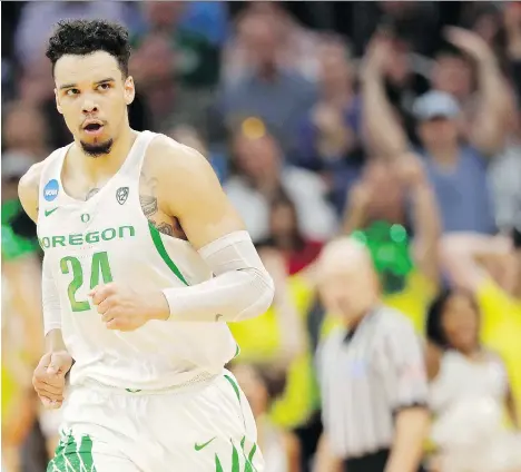  ?? JAMIE SQUIRE/GETTY IMAGES ?? Mississaug­a, Ont.’s Dillon Brooks and the Oregon Ducks will try to stop surging Michigan in Thursday’s Sweet 16 matchup.