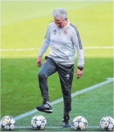  ?? FOTO: AFP ?? Jupp Heynckes beim Abschlusst­raining des FC Bayern in Sevilla.