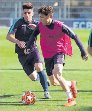  ?? //FCB ?? El Juvenil A se ejercitó este lunes en el Mini Estadi