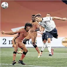  ?? /EFE. ?? Con este potente cabezazo, Nicolo Barella (18) anotó el gol de la victoria para la selección ‘Azzurri’.
Ayer
Hoy