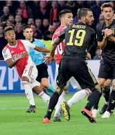  ?? (Ap) ?? Pareggio David Neres calcia il pallone dell’1-1