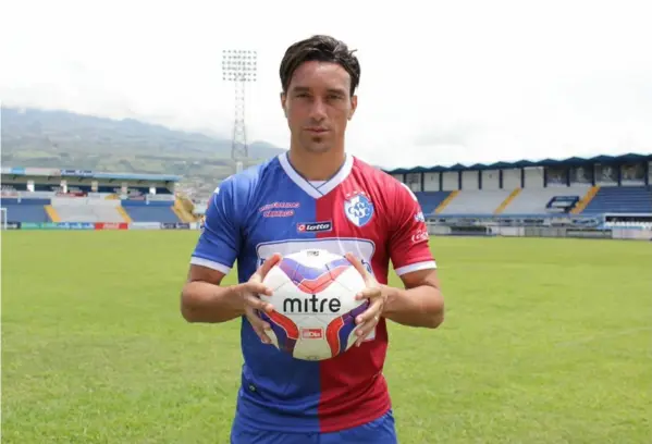  ?? ARCHIVO ?? Christian Bolaños fue presentado por todo lo alto con Cartaginés en el 2014. Solo estuvo tres meses en la Vieja Metrópoli.