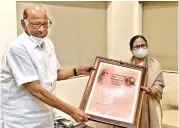  ?? ?? West Bengal Chief Minister Mamata Banerjee with NCP veteran Sharad Pawar at the latter’s residence Tuesday