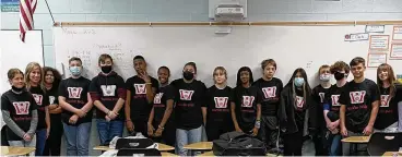  ?? CONTRIBUTE­D ?? A group of seventh-graders at Weisenborn Junior High recently combined authentic learning and creativity to complete a fashionabl­e project.