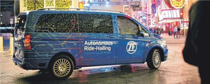  ??  ?? Vernetzen, digitalisi­eren, elektrifiz­ieren: ZF setzt nicht nur beim Taxidienst der Zukunft auf die Megatrends in der Automobili­ndustrie.