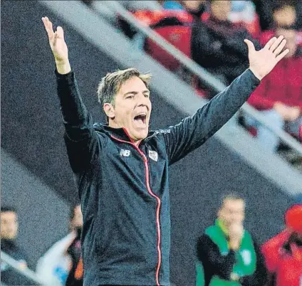  ?? FOTO: EFE ?? Mala racha Berizzo grita durante el partido ante el Valencia, que supuso el noveno seguido en el que el Athletic no logra la victoria