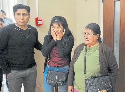  ?? M. NIEVAS ?? Dolor. Mery Vidal Borda (35), en el centro, durante el juicio contra los asesinos de su bebé.