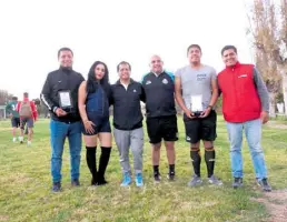  ??  ?? Los Árbitros de la liga Miguel Valladares García, ya están listos para disputarse el duelo de Árbitros Vs Delegados este sábado.