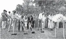  ??  ?? The ground-breaking ceremony of Thammanawa water reservoir was commemorat­ed by Farmer Organisati­on President Upali Abeysinghe, Grama Niladhari H.M.M. Herath, Cocacola Beverages Sri Lanka Ltd Country Public Affairs, Communicat­ions and Sustainabi­lity Manager Lakshan Madurasing­he, Anuradhapu­ra District Agrarian Developmen­t Department District Technical Officer Mr. Weerakkodi, and Farmer Organisati­on Former Secretary and Member Mr. Punchiband­a