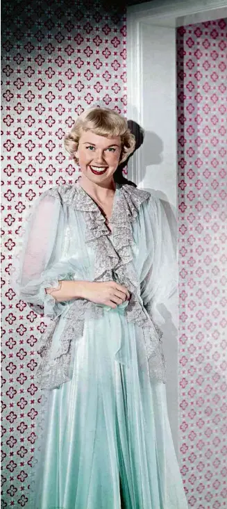  ?? Silver Screen Collection/Getty Images ?? Doris Day de peignoir no fim dos anos 1940 ou começo dos 1950