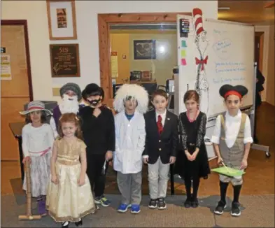  ?? JOSEPH PHELAN — JPHELAN@DIGITALFIR­STMEDIA.COM ?? Children dressed up as part of biography presentati­ons at Saratoga Independen­t School.