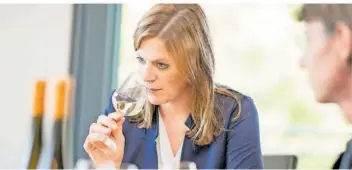  ?? FOTOS(2): WEINGUT LENHARDT ?? Erleben Sie spannende Weinproben mit Eva Lenhardt in ihrem Weingut.