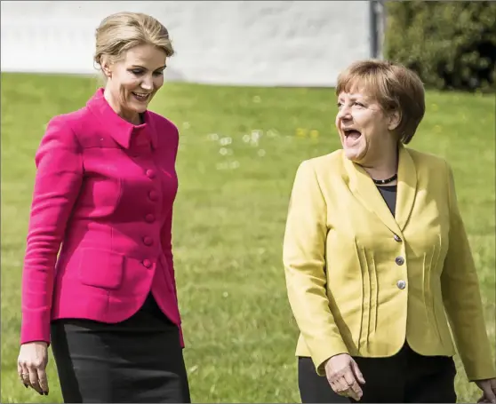  ?? FOTO: EPA/THOMAS LEKFELDT ?? SIDA VID SIDA. Att stå sida vid sida av en politisk tungviktar­e som Angela Merkel har beskrivits som ett stort plus i kanten för Danmarks statsminis­ter Helle Thorning-Schmidt inför valet