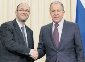  ??  ?? Hrvatski ministar vanjskih poslova Davor Ivo Stier i njegov ruski kolega Sergej Lavrov jučer su u Moskvi razgovaral­i i o Agrokoru