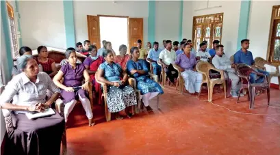  ??  ?? Pocket meetings organised this week by the TNA in Chempianpa­ttru and Kurunagar saw low attendance. Pix by N. Lohathayal­an